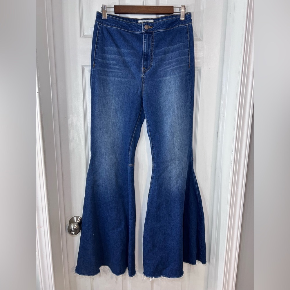 Free People Just Float On Jericho Blue Bell Bottom Flared High Rise Jeans Size29 - Picture 3 of 15